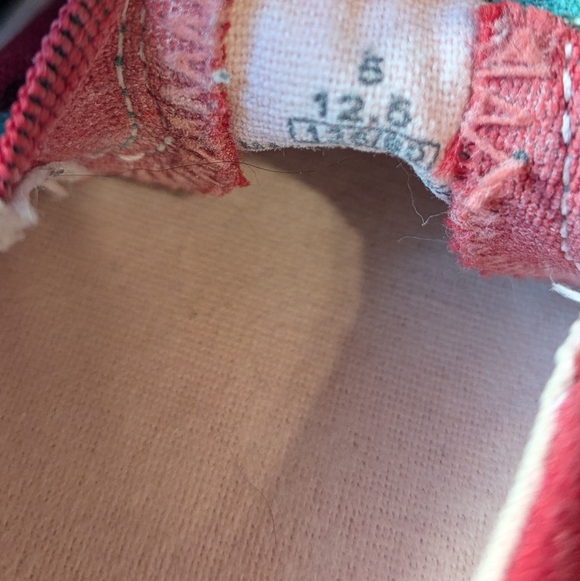 Old Navy Canvas Strawberry Slip On Shoes Size Toddler 5 - Picture 4 of 4